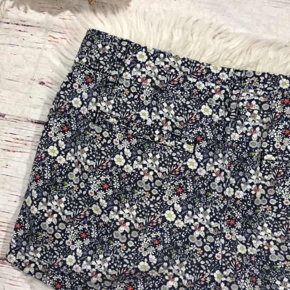J.Crew x Liberty Art Floral Patterned Daisy Chino Shorts - Picture 13 of 13